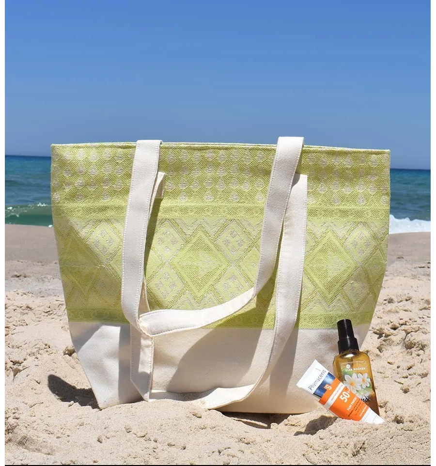 Cremeweiße und hellgrüne Strandtasche aus Khlel Fouta Tunisia - 1