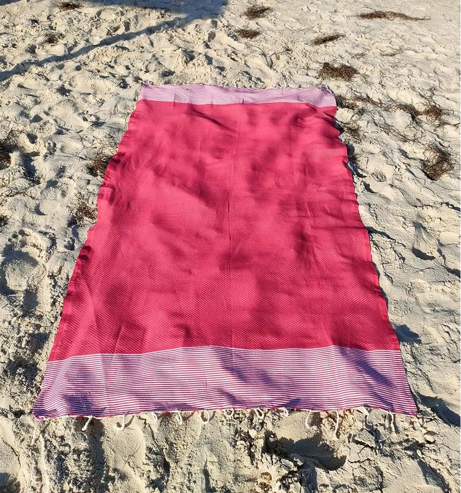 Karminrosa Strandtuch mit Wabenstruktur Fouta Tunisia - 1