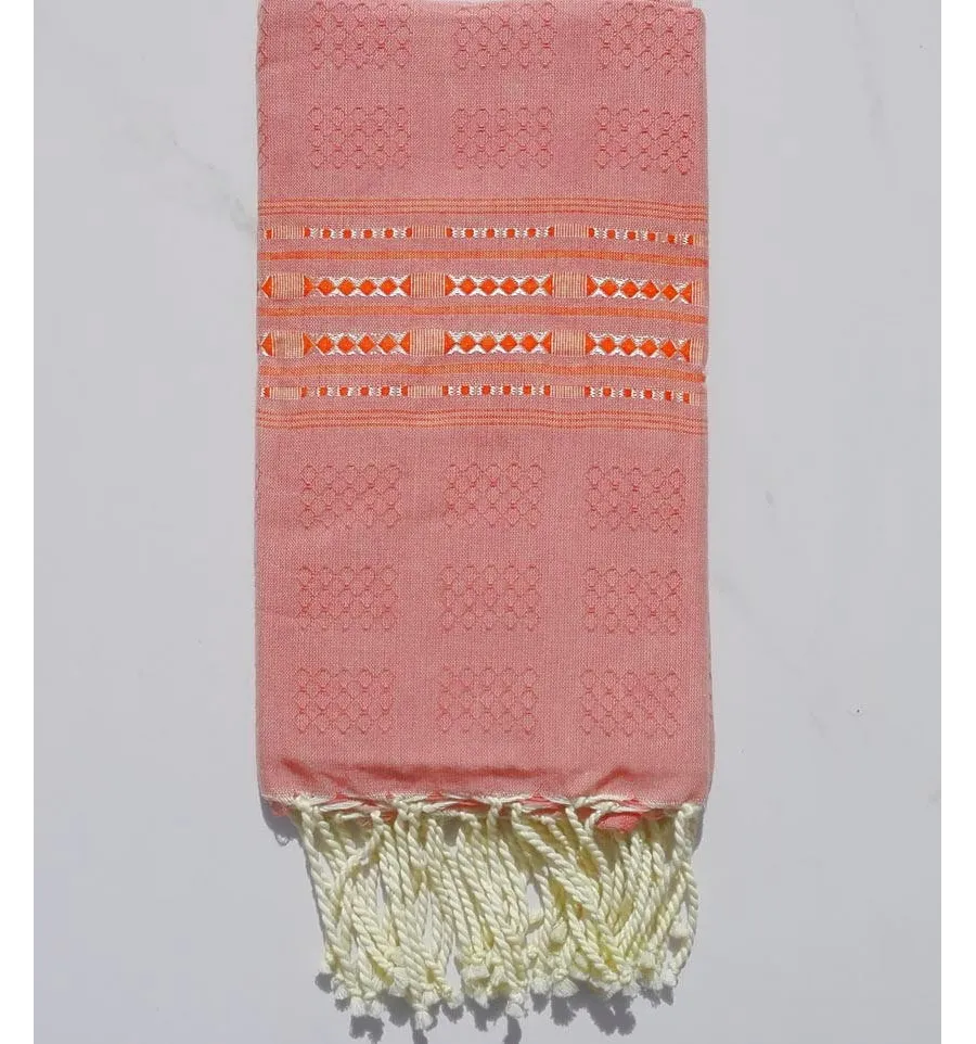 Fouta thalasso rose fraise avec motifs rouge 