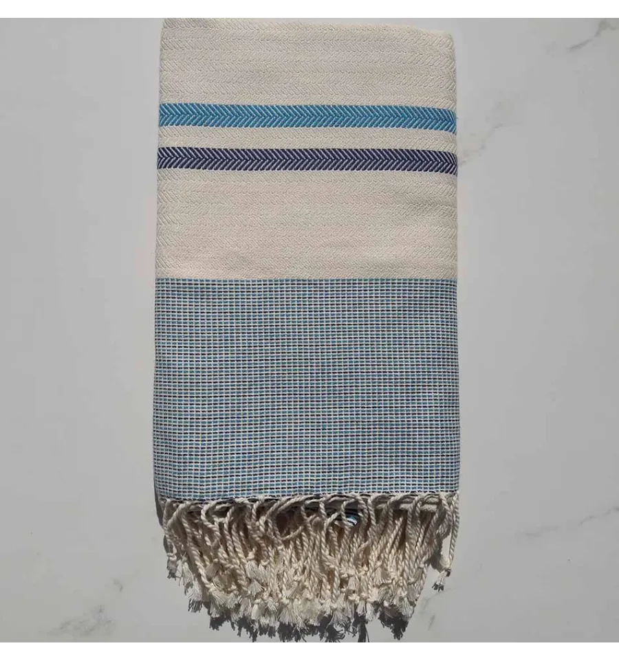 Fouta Chevron blanc crème, bleu azur et bleu foncé 